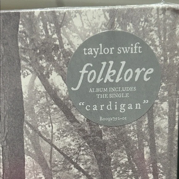 Taylor Swift Folklore Vinyl Album - brand new - Picture 7 of 8